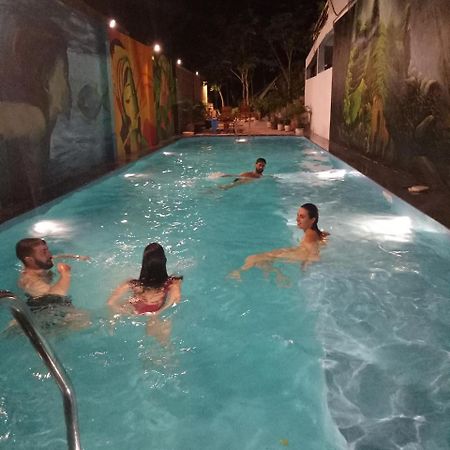 Thien Thanh Hotel Фонг Нха Екстериор снимка