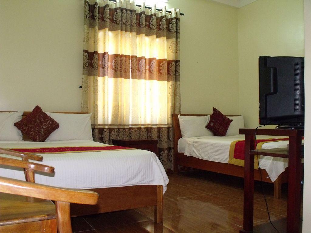 Thien Thanh Hotel Фонг Нха Екстериор снимка