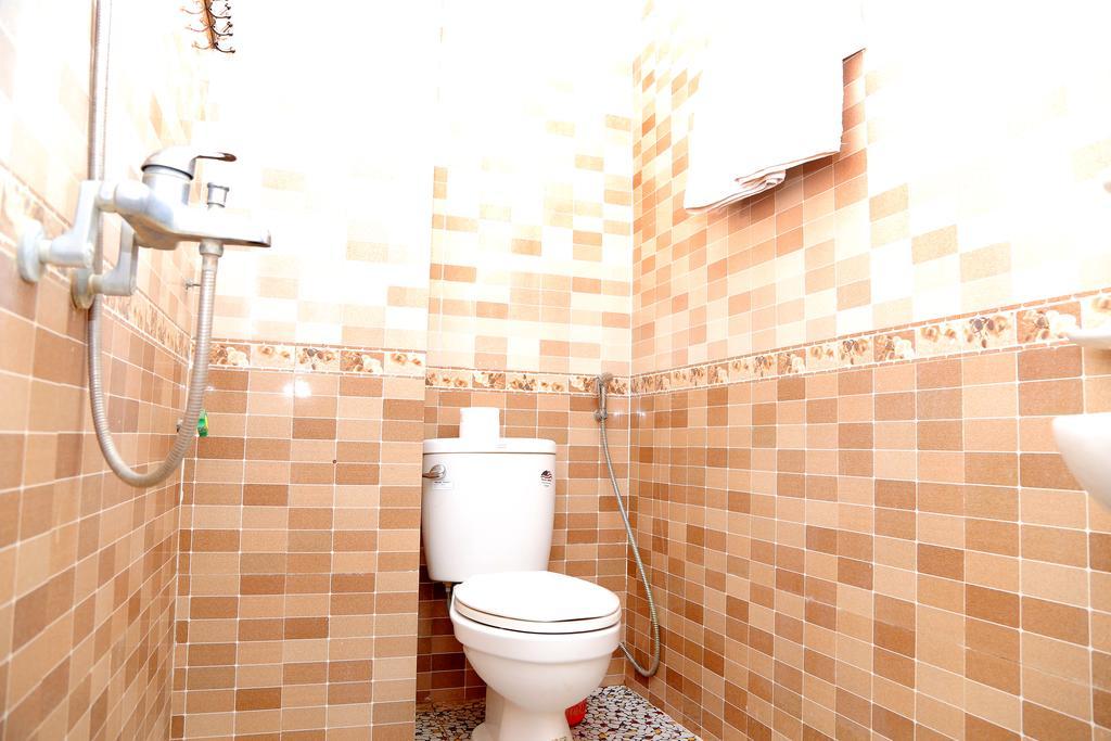 Thien Thanh Hotel Фонг Нха Екстериор снимка