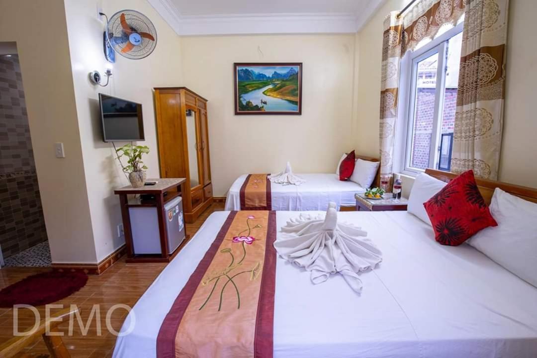 Thien Thanh Hotel Фонг Нха Екстериор снимка